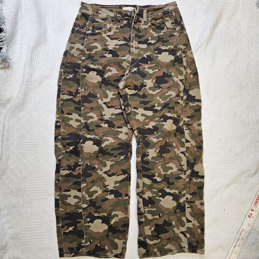 Cello Women’s Camouflage Cargo Pants Barrel Leg Mid Rise Pockets